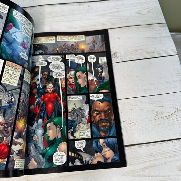 Marvel X-Treme X-Men: Invasion Comic Book By Chris Claremont & Salvador Larroca - Picture 5 of 8